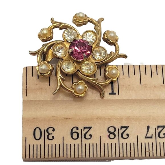 Vintage Floral Brooch With Pink Rhinestone & Faux Pearl Accents Gold Tone - Picture 2 of 8